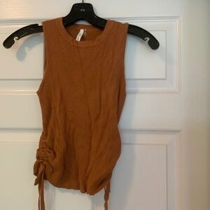 Rouched tie sleeveless sweater